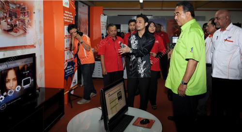 DATUK SERI MOHD ALI RUSTAM