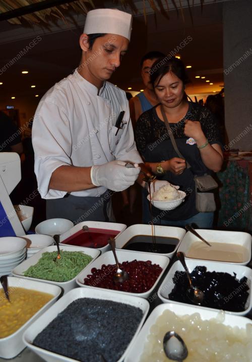 MAKANAN PELANCONGAN