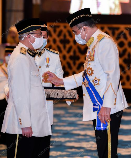 TUN MOHD ALI RUSTAM
