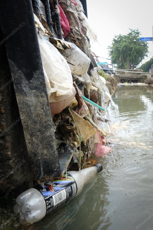 MK03-180918-SAMPAH-BN201809178163_18092018
