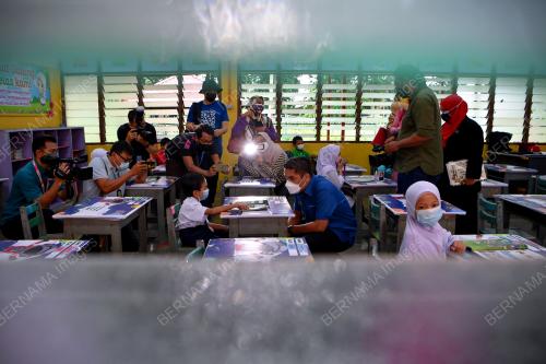 DATUK DR MOHD RADZI MD JIDIN