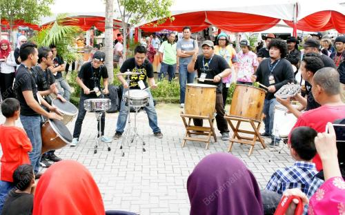 MK03_02022014_BUSKERS