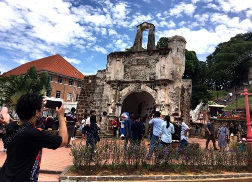 TINJAUAN PELANCONGAN MELAKA