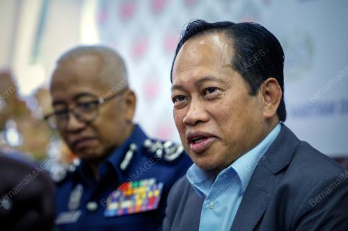 DATUK SERI AHMAD MASLAN