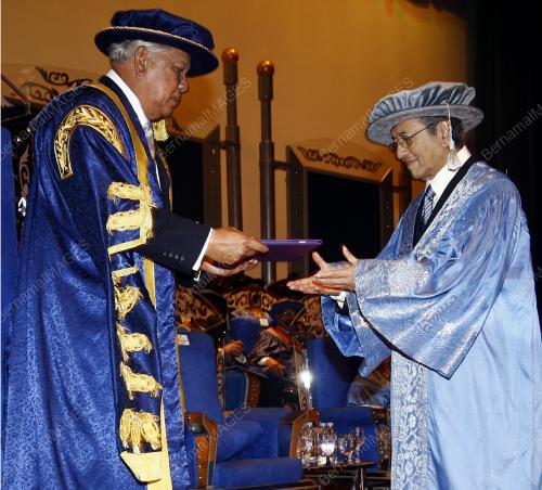 TUN DR MAHATHIR MOHAMAD
