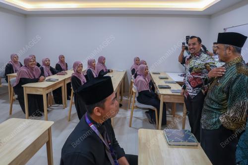 DATUK DR ASYRAF WAJDI DUSUKI