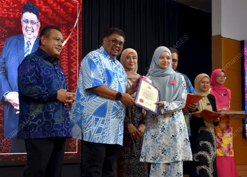 DATUK SERI AB RAUF YUSOH