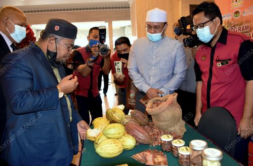 DATUK DR MOHD KHAIRUDDIN AMAN RAZALI