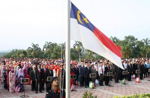 MK03_07022011_PEGAWAI_HADIR