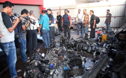 KERETA CURI