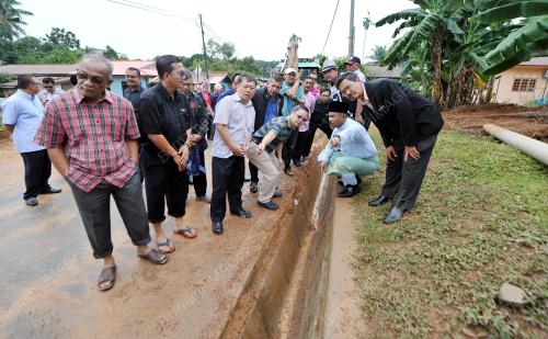 MK03_09012015_BANJIR_KILAT