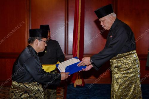 TUN DR MOHD KHALIL YAAKOB
