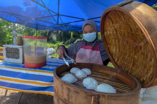 AKTIVITI PERNIAGAAN MELAKA