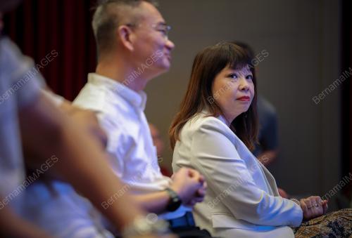 LIM HUI YING