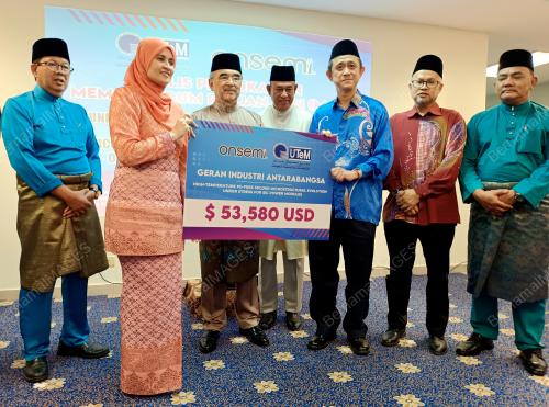 TUN MOHD ALI RUSTAM