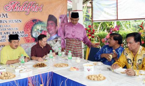 YUNOS HUSIN