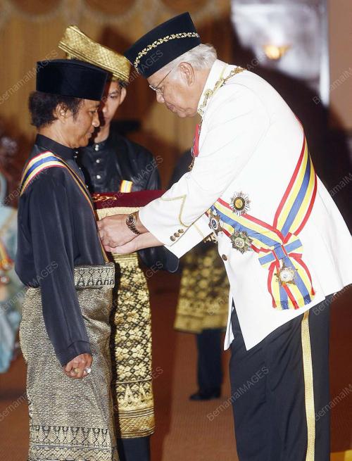 TUN MOHD KHALIL YAAKOB