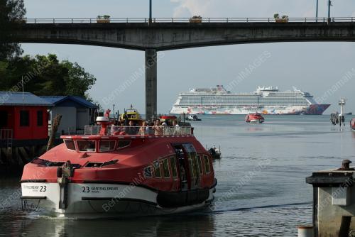 KAPAL PERSIARAN GENTING DREAM