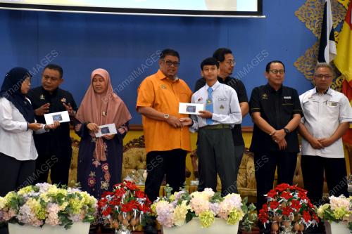 DATUK SERI AB RAUF YUSOH