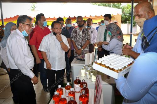 DATUK SERI AHMAD HAMZAH