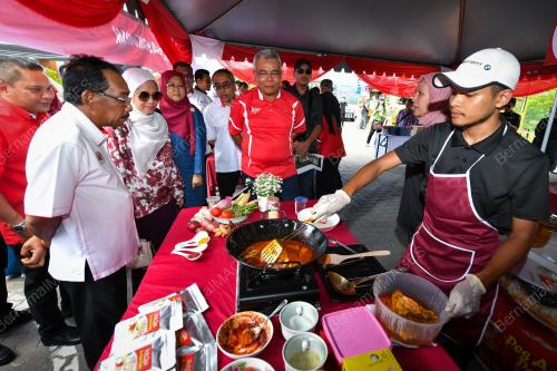 DATUK SERI MOHD REDZUAN YUSOF