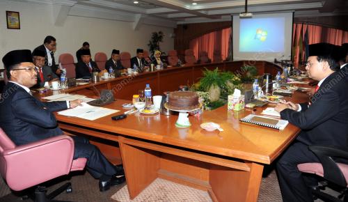 MK03_15052013_MEETING_EXCO