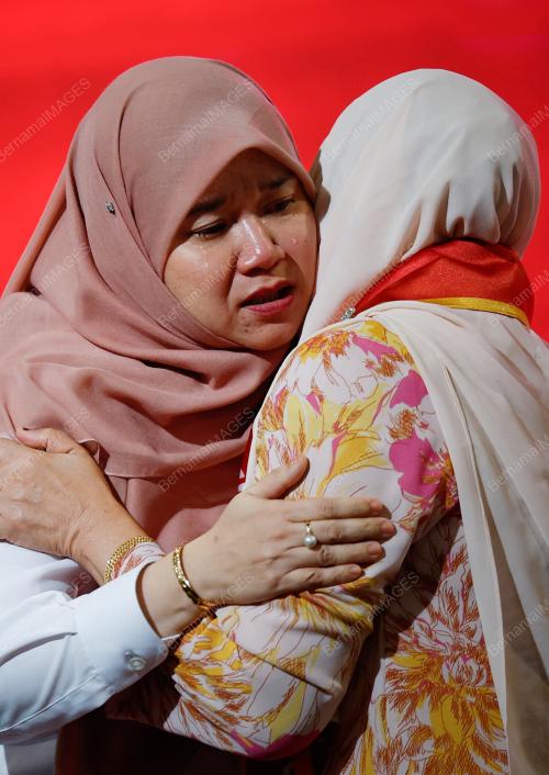 FADHLINA SIDEK