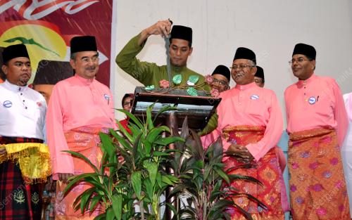 MK03_16082015_KHAIRY_UMNO