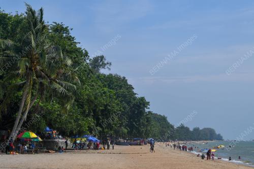 PANTAI PENGKALAN BALAK