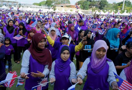 MK03_17032013_PURPLE_1MILION