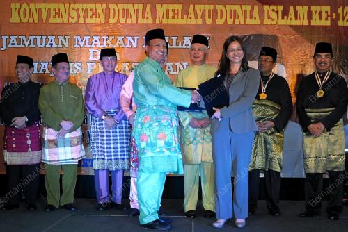 DATUK SERI MOHD NAJIB TUN ABDUL RAZAK