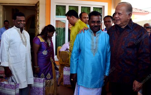 MK03_18102017_MIC_DEEPAVALI