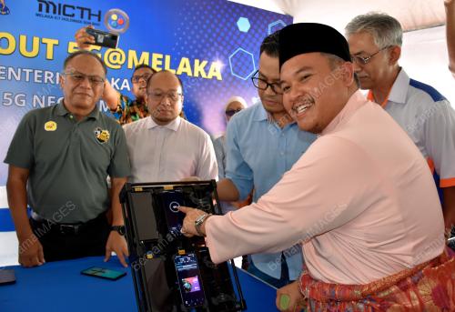 DATUK RAIS YASIN
