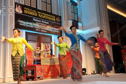 DATIN SERI ROSMAH MANSOR