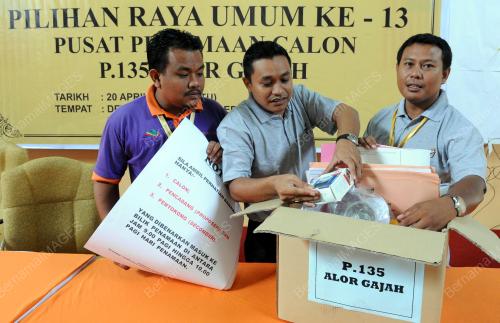 MK03_19042013_PENAMAAN_CALON