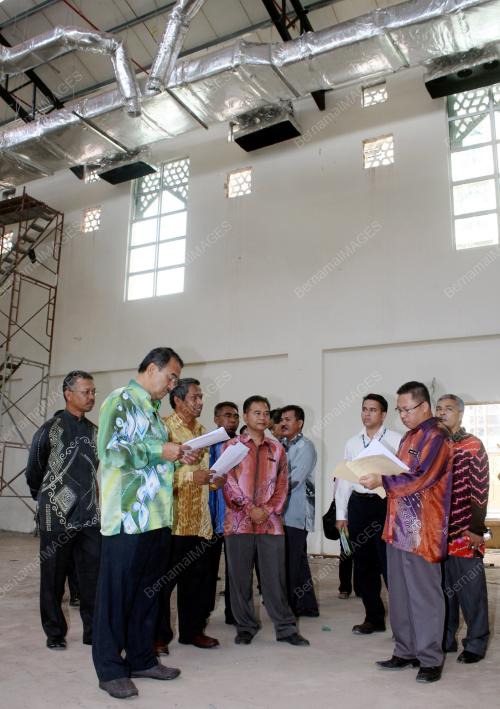 DATUK SERI MOHD ALI RUSTAM