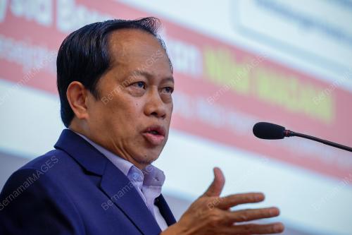 DATUK SERI AHMAD MASLAN