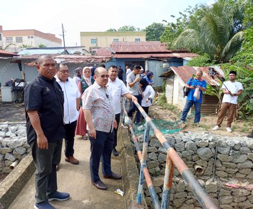 DATUK SERI SHAMSUL ISKANDAR MOHD AKIN