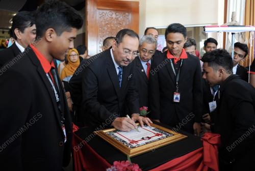 MK03_23022016_VIRAL_UITM