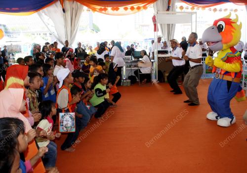 PERASMIAN KARNIVAL BANK RAKYAT 2011