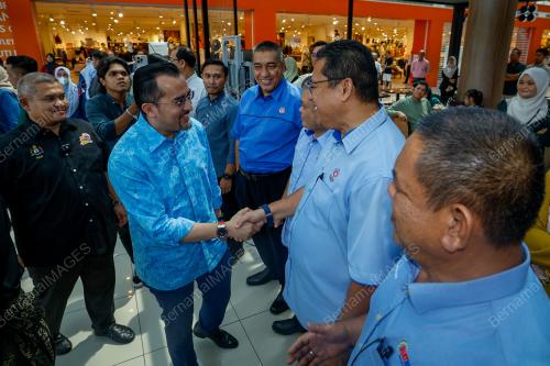 DATUK DR ASYRAF WAJDI DUSUKI