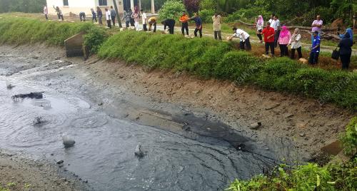 MK03_24052017_BOLA_LUMPUR_SUNGAI