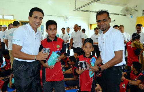 MK03_24102015_PETRONAS_CSR