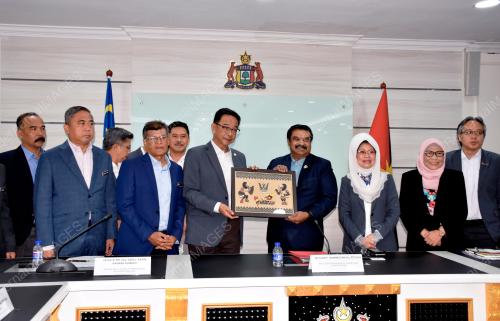 DATUK SERI ABDUL KARIM RAHMAN HAMZAH