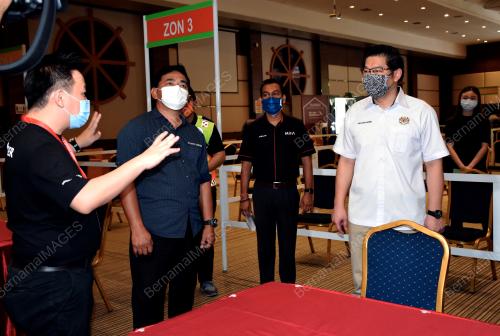 DATUK LIM BAN HONG