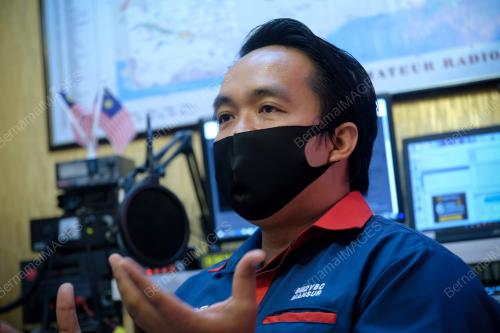 RADIO AMATUR