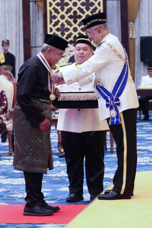 TUN MOHD ALI RUSTAM