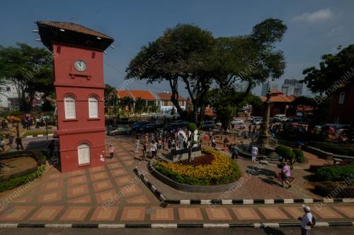MENARA JAM BANGUNAN STADTHUYS