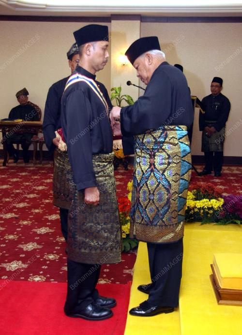MOHD KHALIL YAAKOB