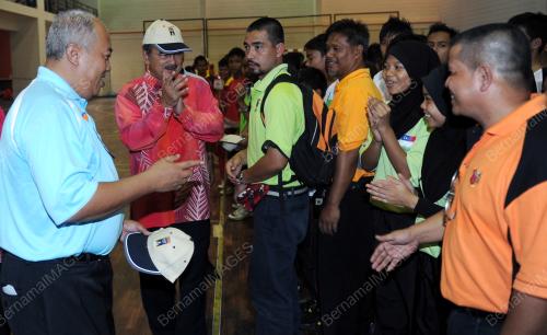 DATUK SERI MOHD ALI RUSTAM